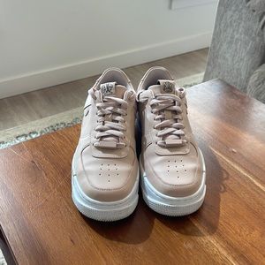AirForce 1 Pixel Beige